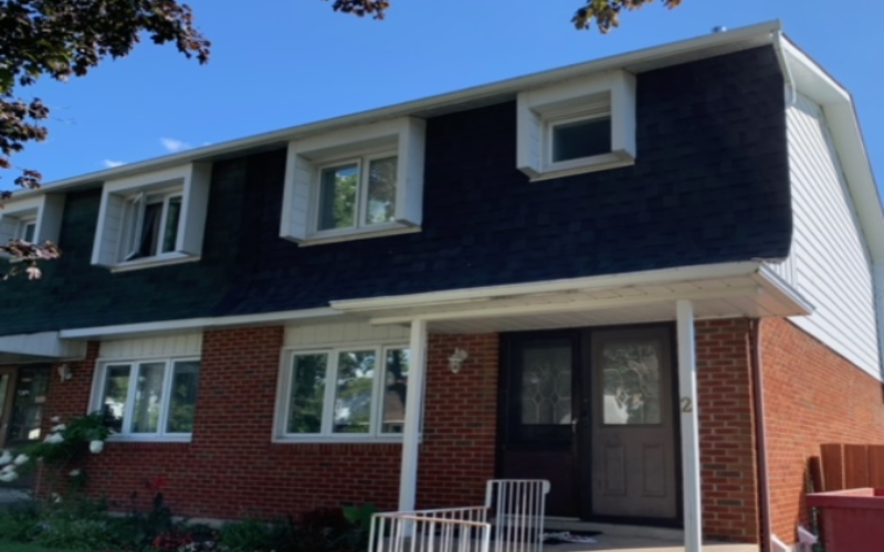 Pointe Claire Montreal mansard shingle roof